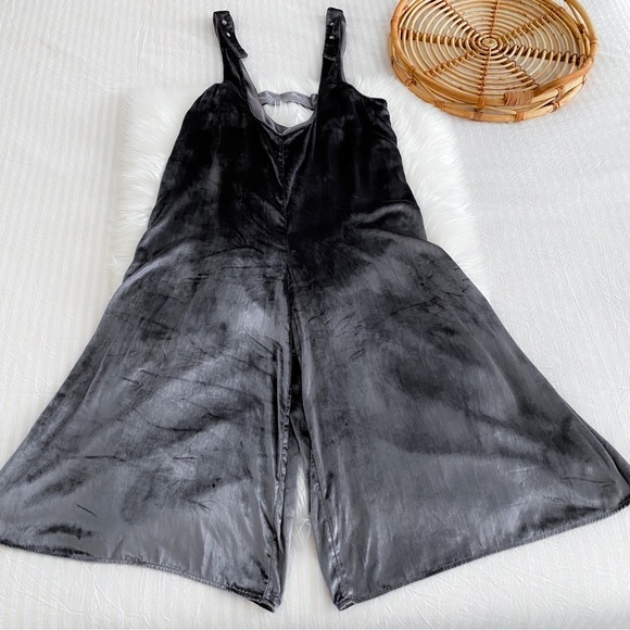 Anthropologie Maeve Velvet Romper Jumpsuit Jeweled Buttons Cropped Wide Leg Gray - Picture 14 of 15